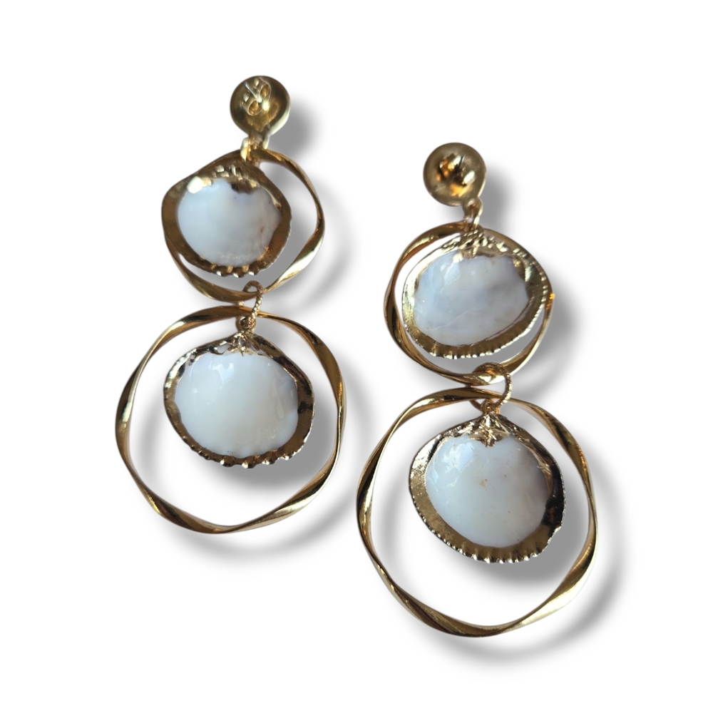 Beautiful Shell Drop Earrings - Picture 4 of 4